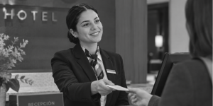 Curso Técnicas de Servicio en Hospitalidad de Lujo para Recepcionistas de Hoteles y Viñas | Híbrido (presencial y digital)